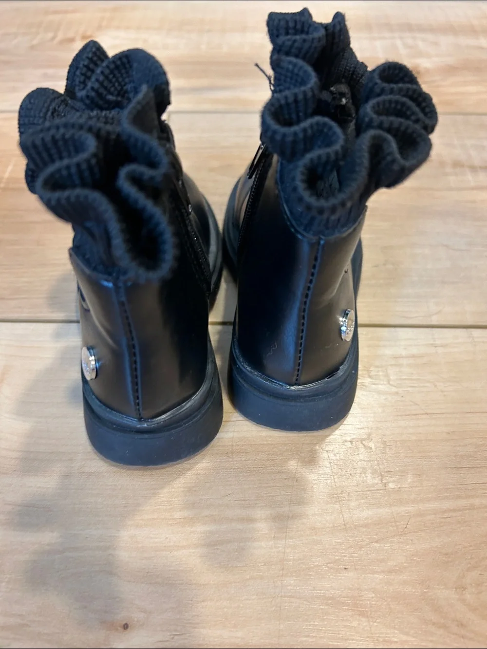 Nicole Miller chic black